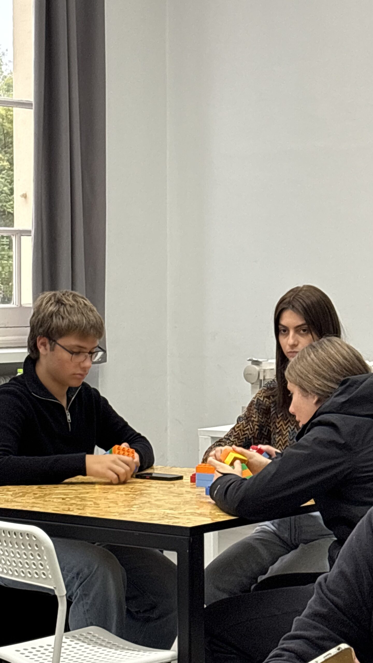 iTEENS goes to Europe 1